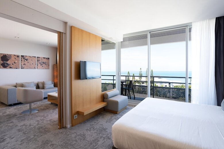 Hotel Chateau Royal Beach Resort And Spa