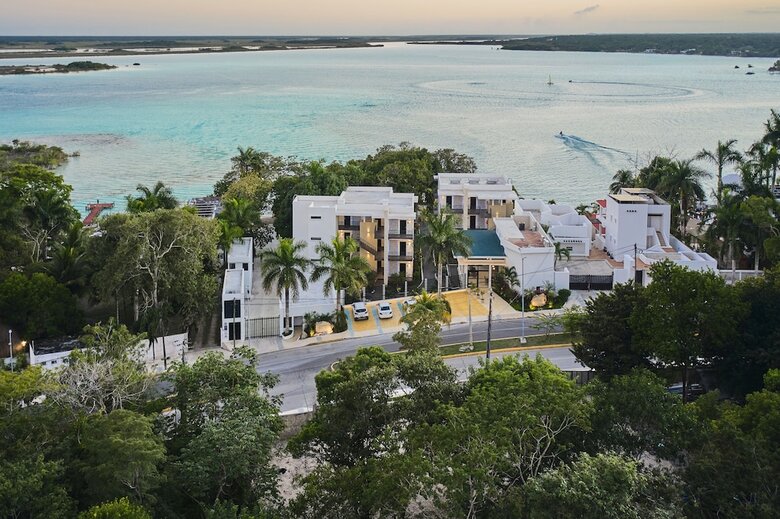 Cristalino Lagoon Front Hotel Restaurant & Spa