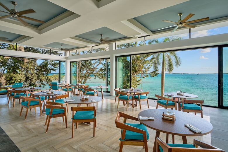 Cristalino Lagoon Front Hotel Restaurant & Spa