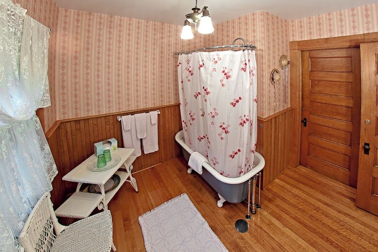 Bed & Breakfast The Jeweled Turret Inn