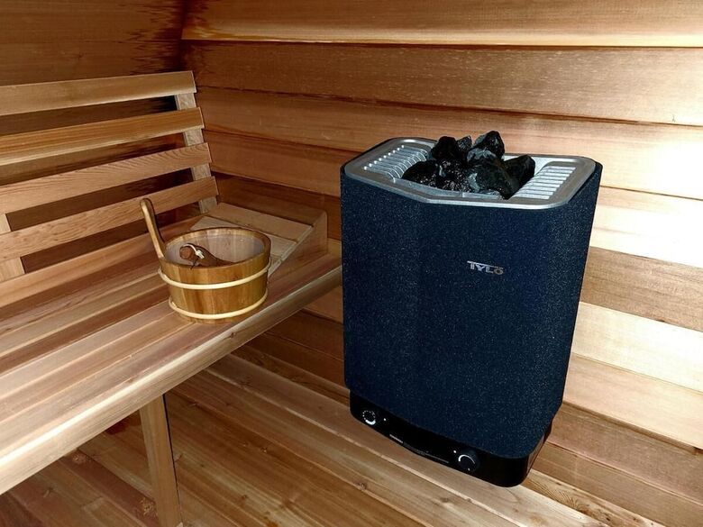 Loghouse With Amazing View And Sauna