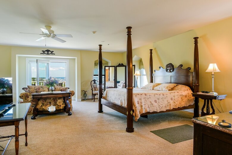 Bed & Breakfast Payne's Harbor View Inn