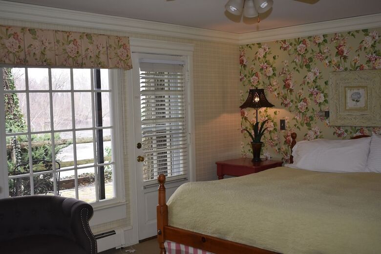 Bed & Breakfast Lumberville 1740 House
