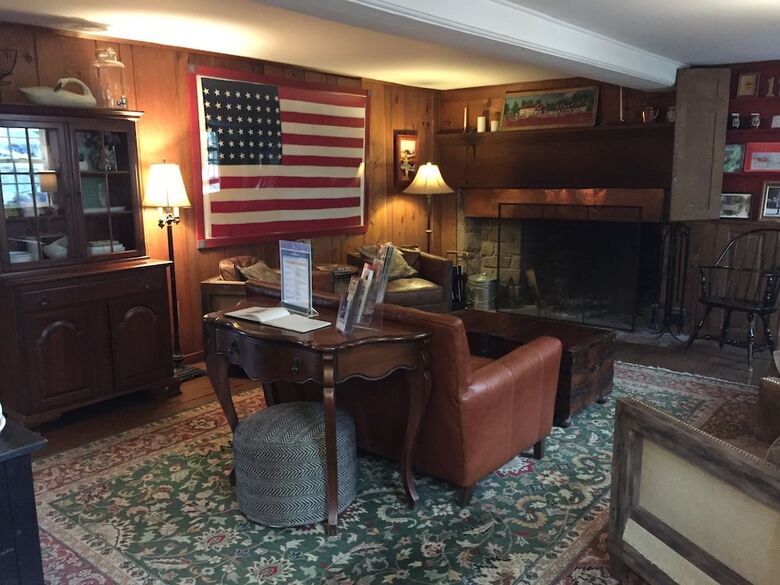 Bed & Breakfast Lumberville 1740 House