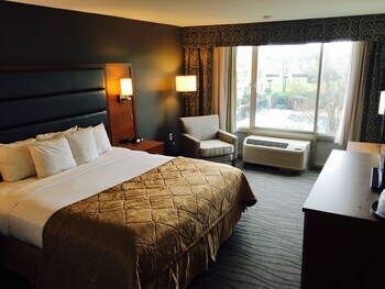 Clarion Hotel Airport Greensboro
