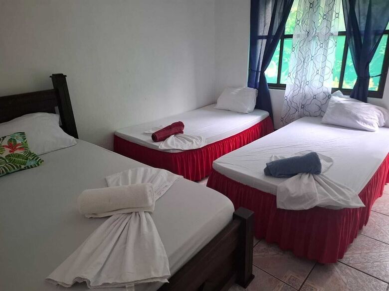Bed & Breakfast Cabinas Tortuguero Natural