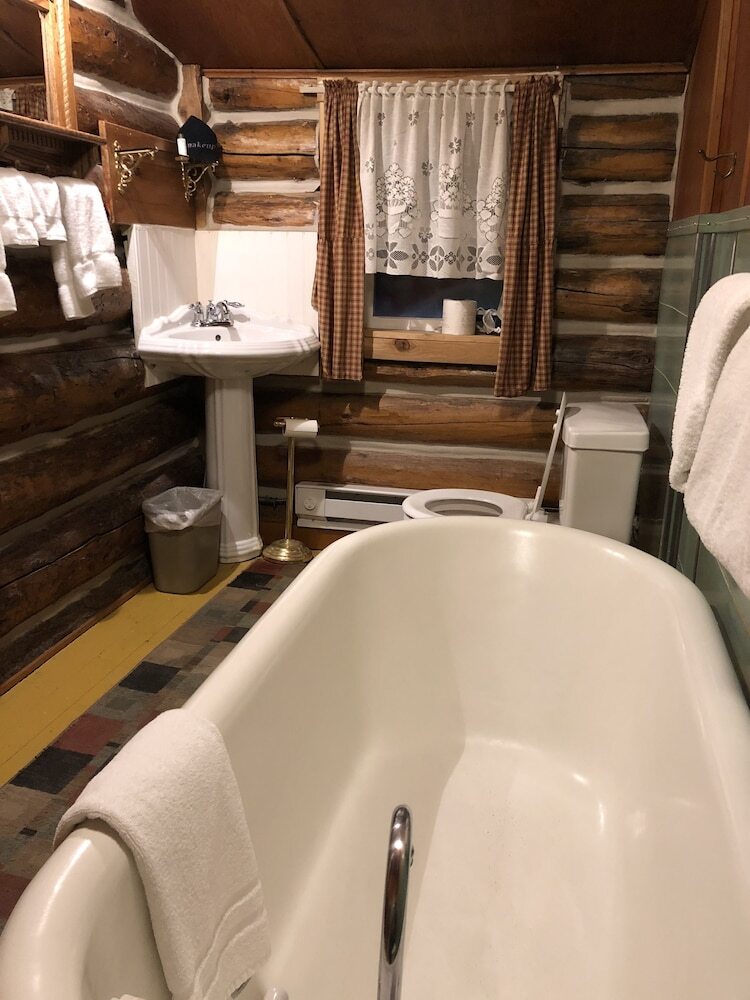 The Historic Madison Hotel Motel