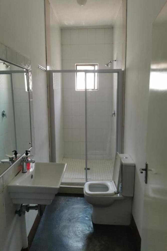Bed & Breakfast White House Guesthouse 29kew