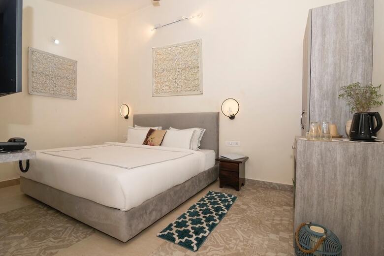 Hotel Sashas Holiday Village