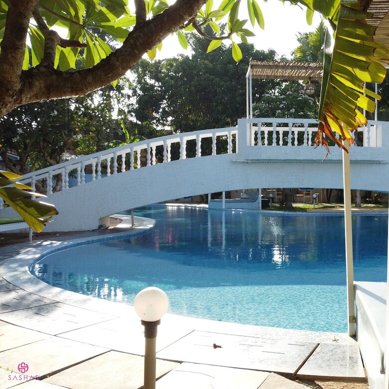 Hotel Sashas Holiday Village