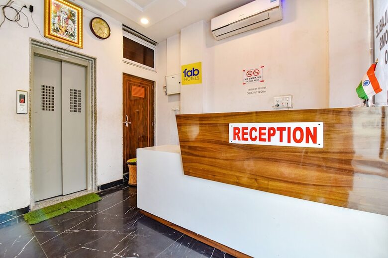 Hotel Fabexpress Raj Palace
