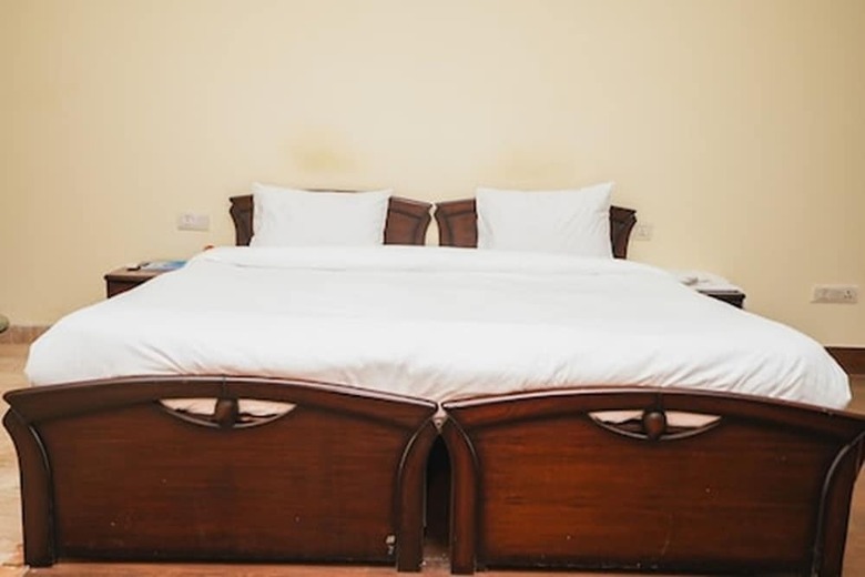 Hotel Greenleaf Apartment And Suites, Kalkaji