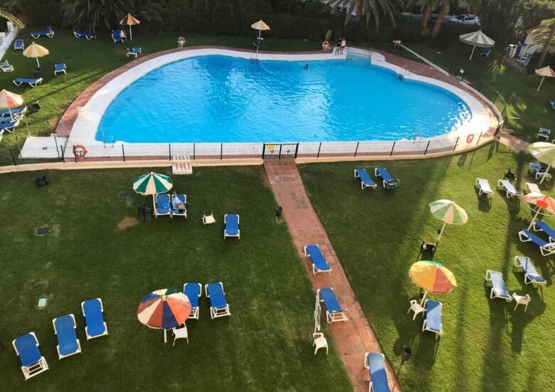 Aparthotel Apartamentos Calma Rentals