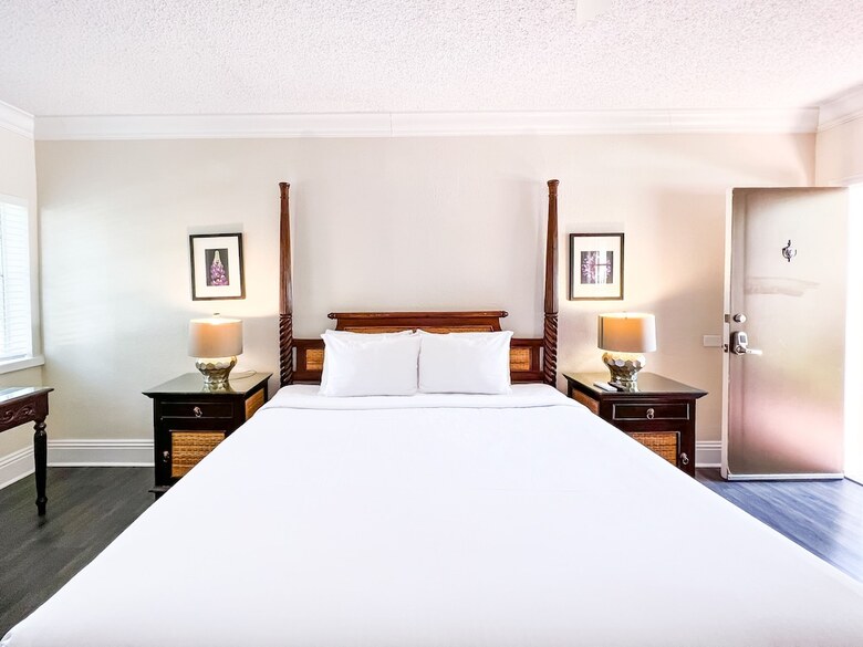 La Casa A North Beach Village Resort Hotel