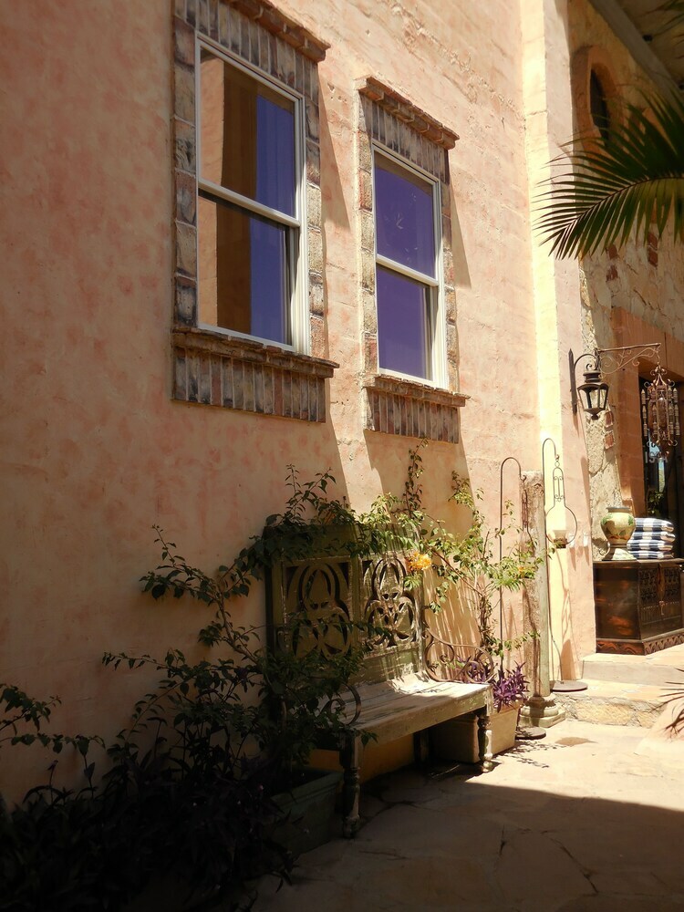 Hotel The Suites By Villa Valentina