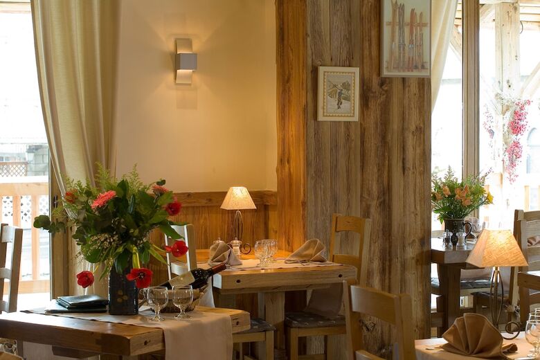 Hotel H�tel La Croix Saint Maurice