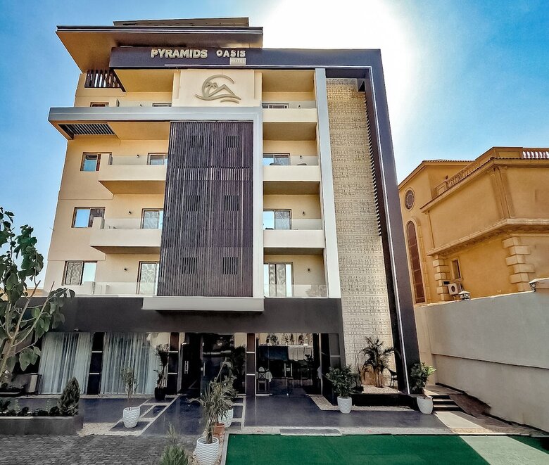 Pyramids Oasis Hotel