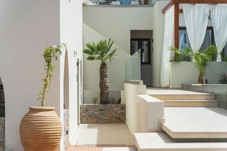 Vaya Suites By Omilos Hotels