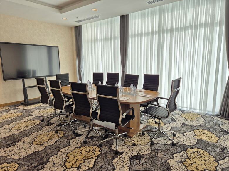 Hotel Hilton Garden Inn Termez Airitom