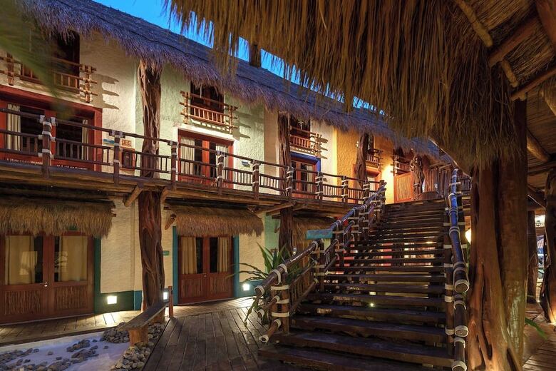 Hotel Exe El Pueblito