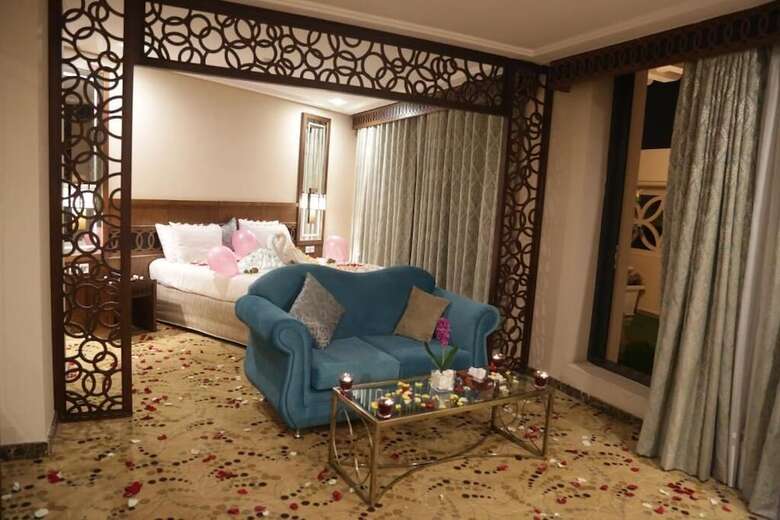 Violet Al Azizia Hotel