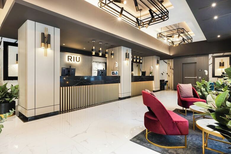 Hotel Riu Plaza Toronto