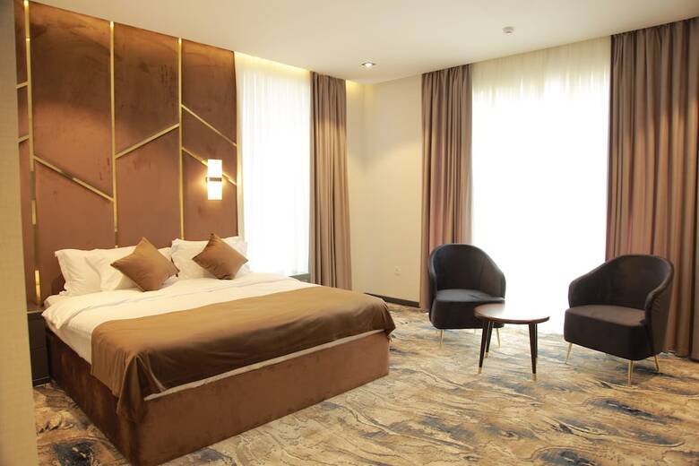 Unique Airport Hotel