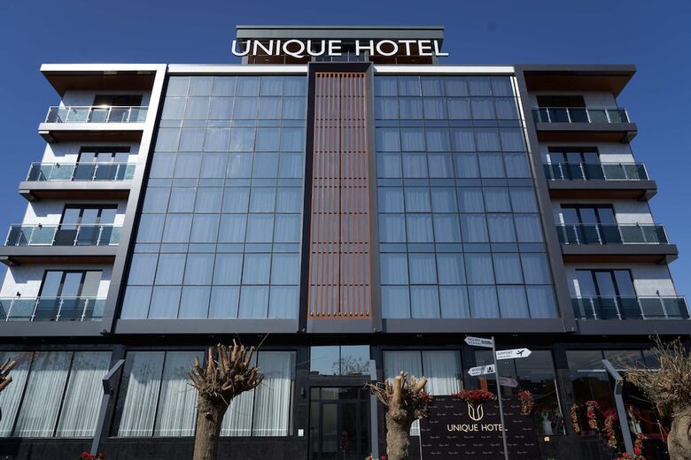 Unique Airport Hotel