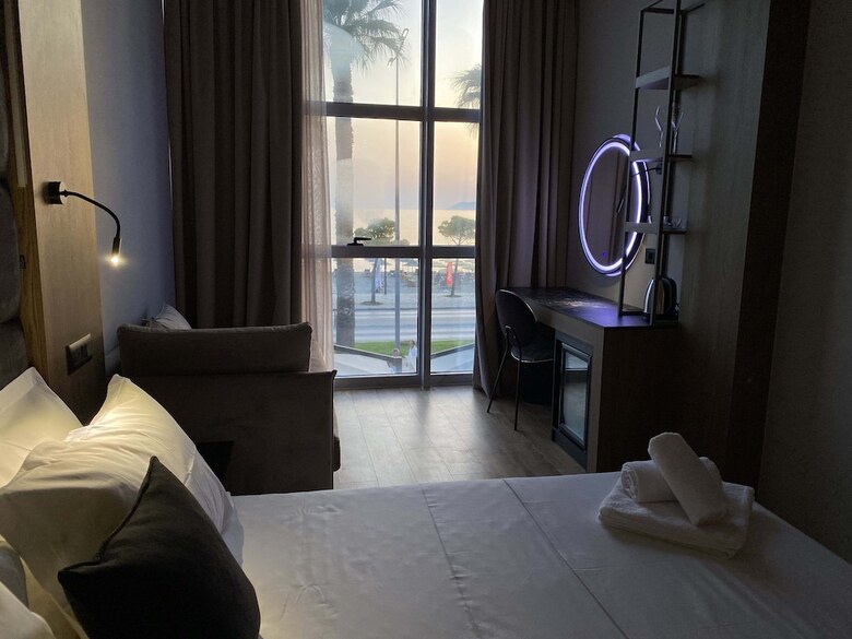 El Mar Hotel