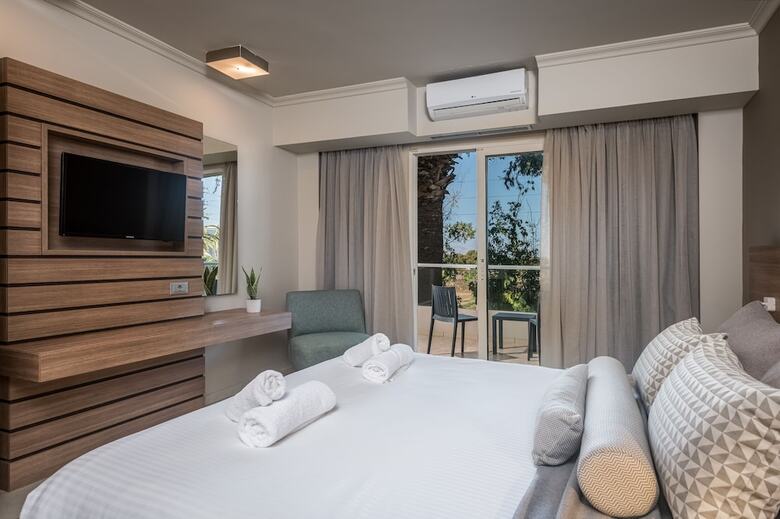 Hotel Akti Coast Club
