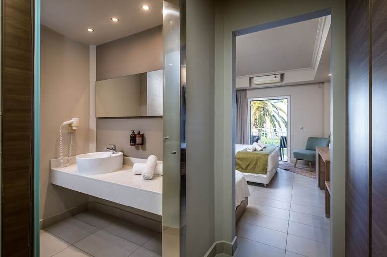 Hotel Akti Coast Club