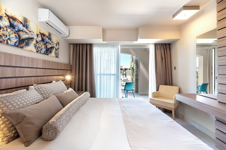 Hotel Akti Coast Club