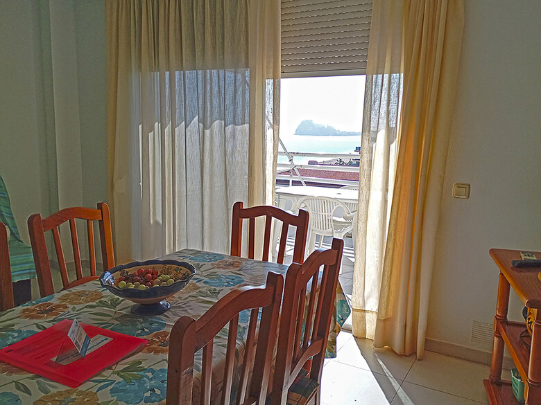 Apartamentos Picasso Pe�iscola 3000