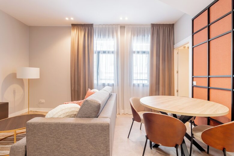 Hotel Home Art Apartments Bernab�u