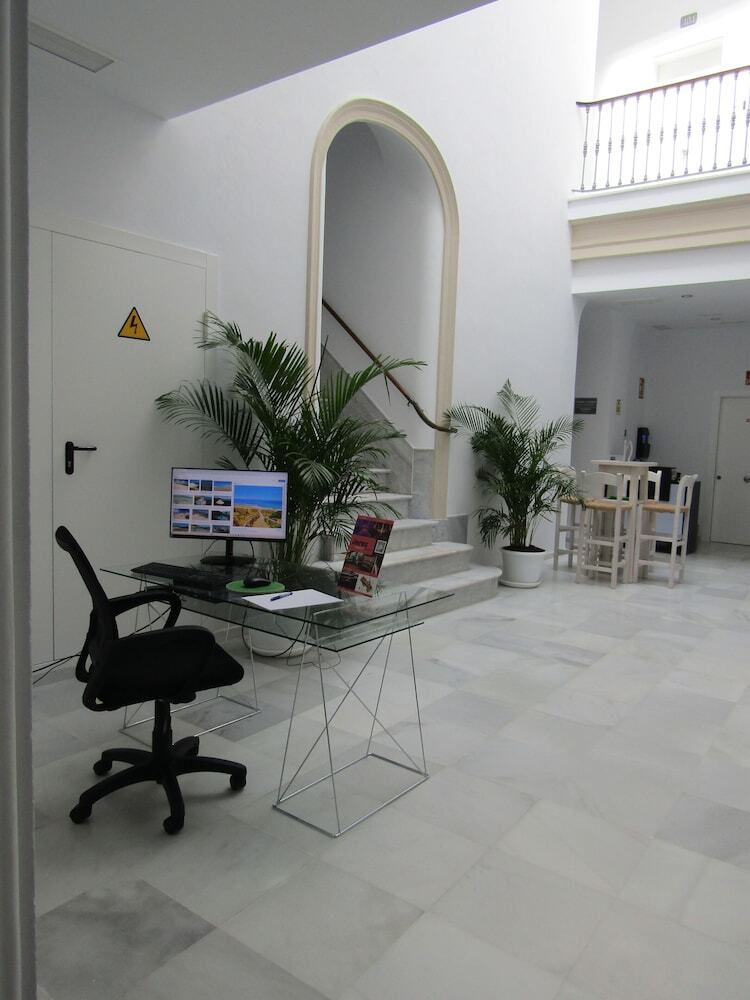 Aparthotel Apartamentos Santa Mar�a 15