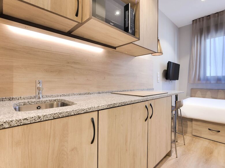 Hostal Livensa Living Studios Malaga Feria
