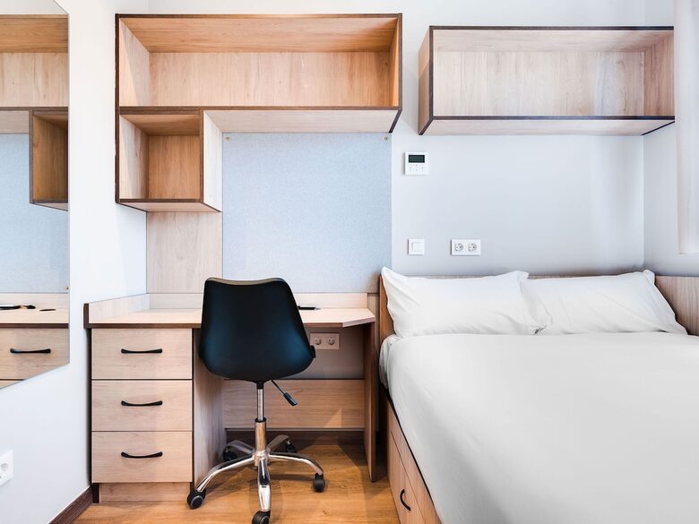 Hostal Livensa Living Studios Malaga Feria