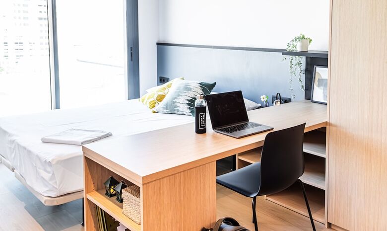 Residencia Atenea Living