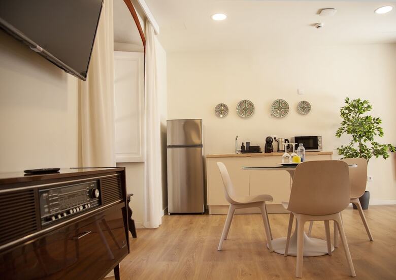 Hotel Nava Suites