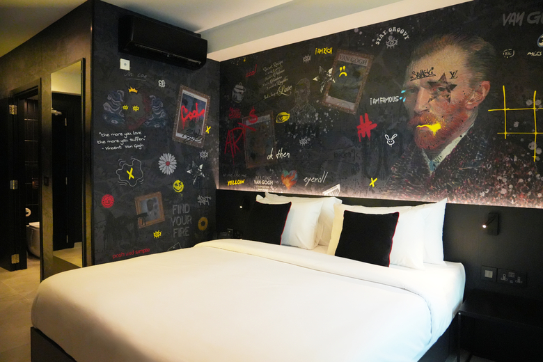 So City Hotel