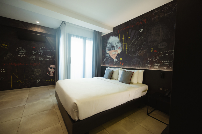 So City Hotel