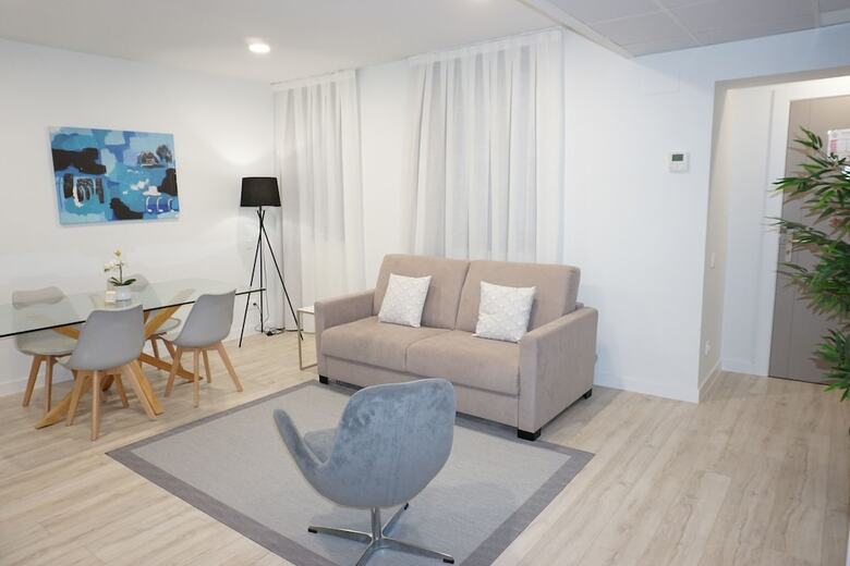 Aparthotel Ines Luna Suites