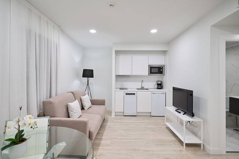 Aparthotel Ines Luna Suites