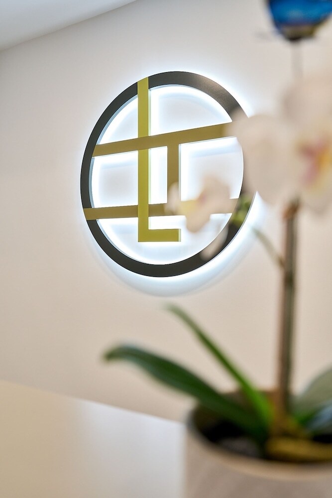 Aparthotel Ines Luna Suites