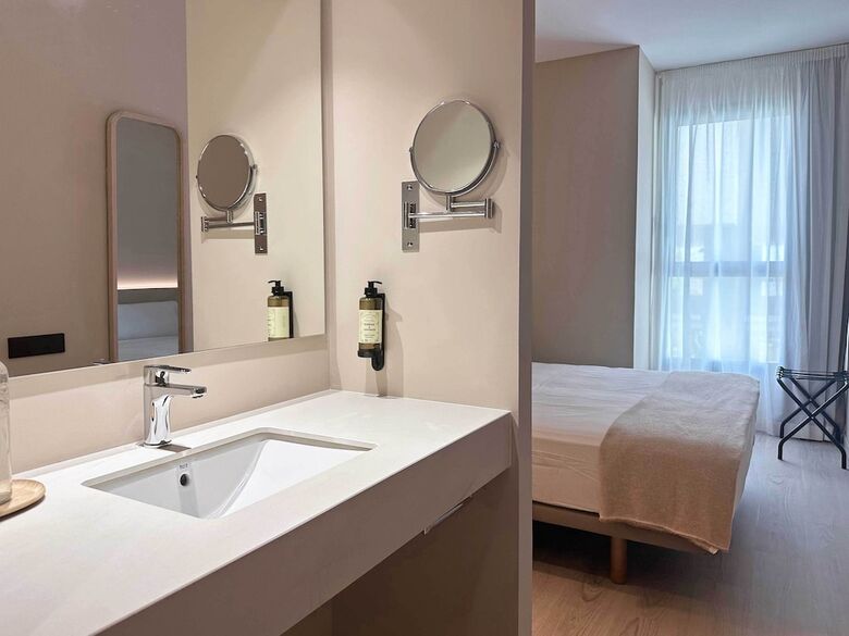 Hq Arena Hotel