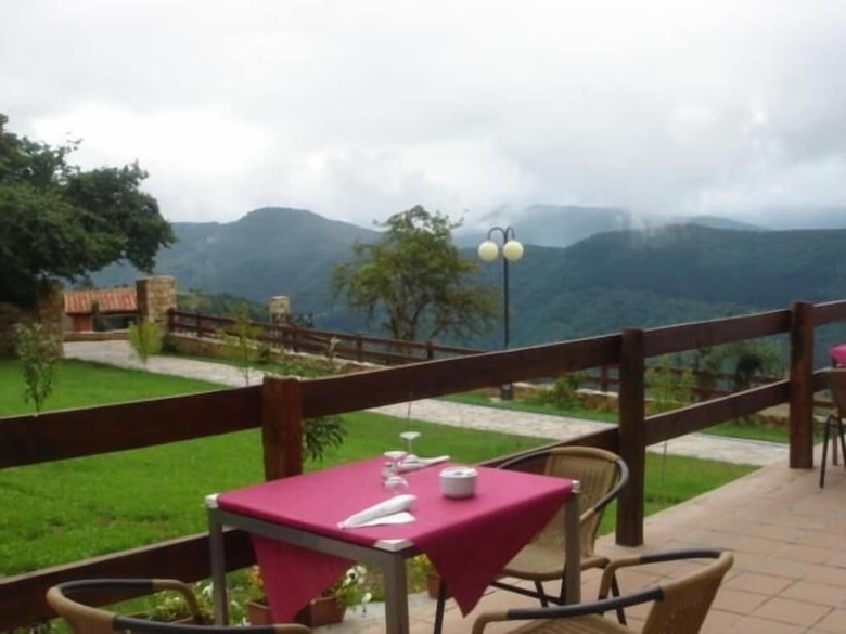 Aparthotel Viviendas Rurales Pe�a Sagra