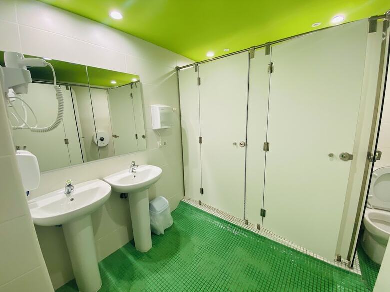 Hostal We Street Hostel - Albergue Juvenil