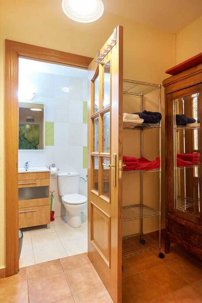 Hostal Alojamientos Ac� Y All� - Hostel