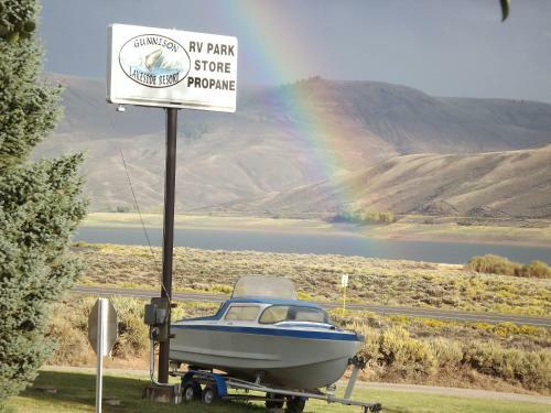 Gunnison Lakeside Cabins & Rv Park