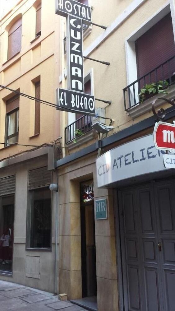 Hotel Hostal Guzman El Bueno By Gaiarooms